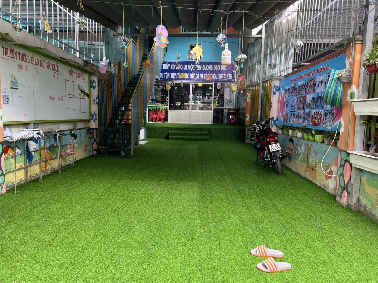 Thi công Cỏ sân trường mầm non