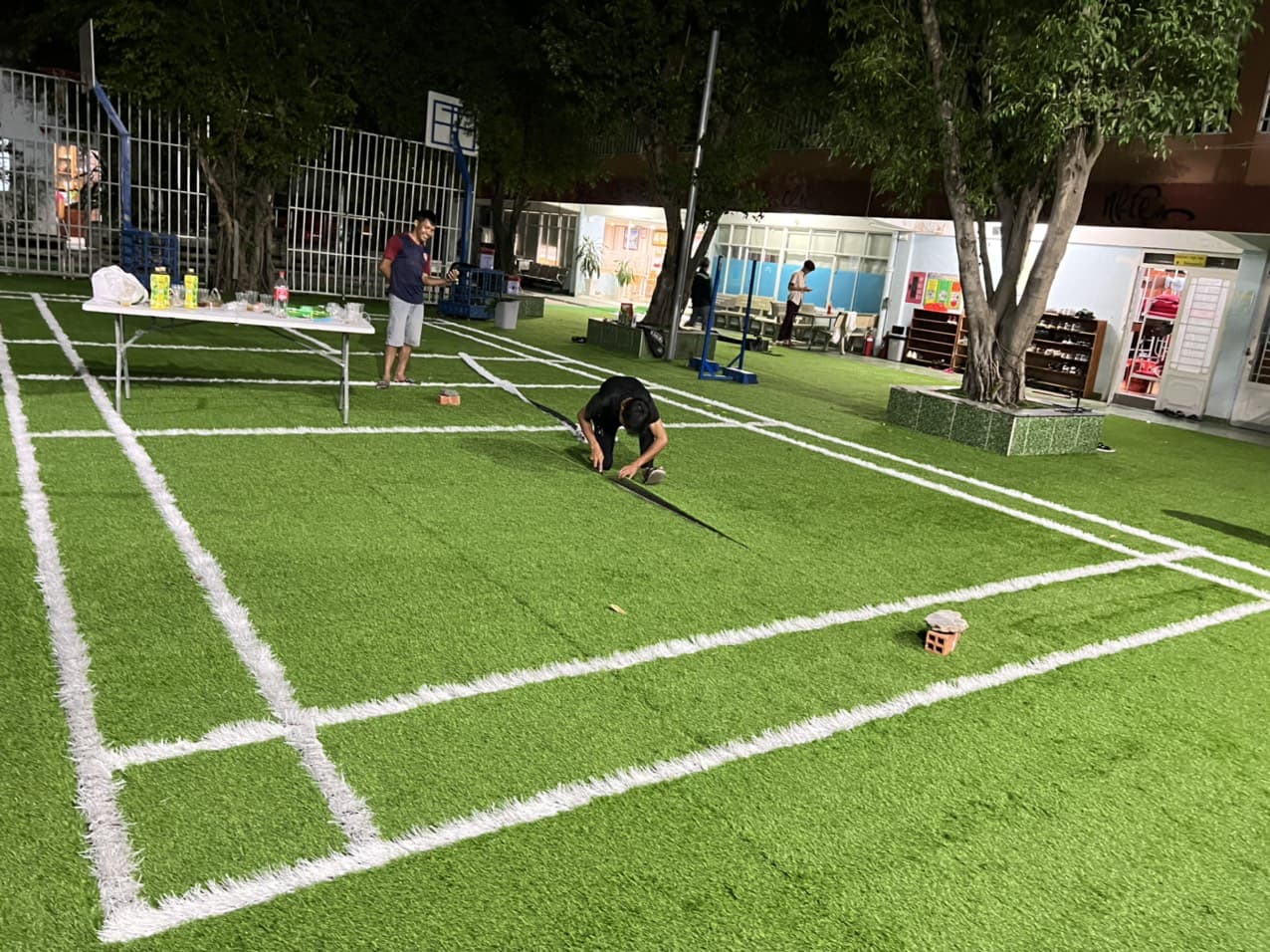 Thi công cỏ nhân tạo sân bóng