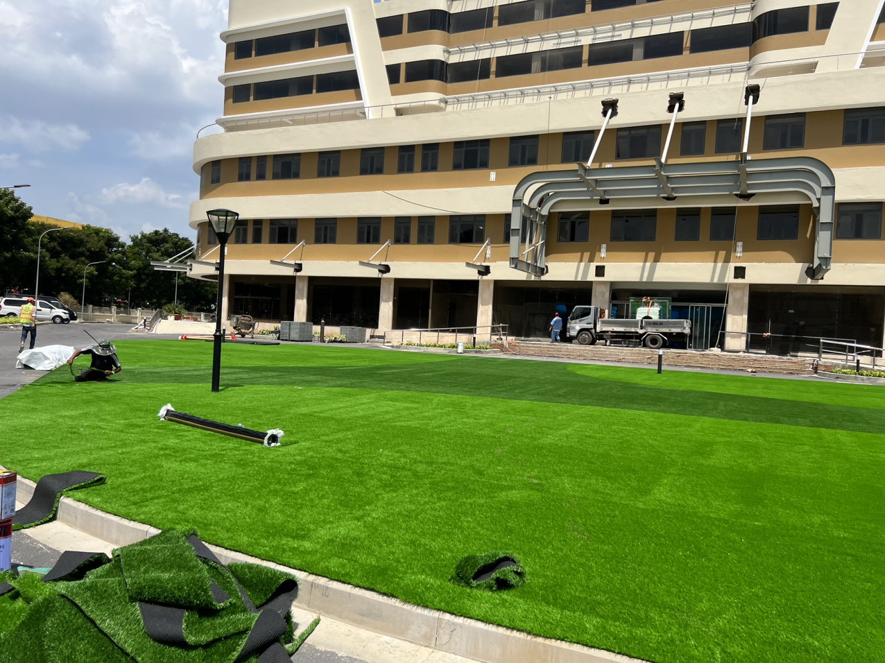 Cách Vệ sinh thảm cỏ nhân tạo