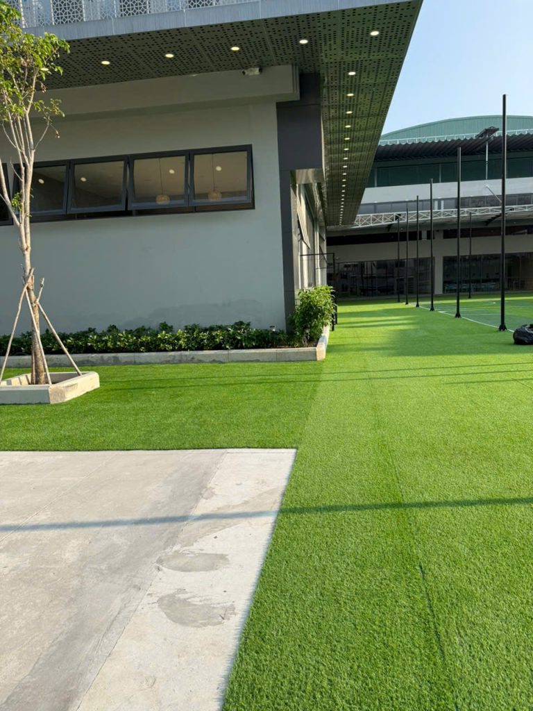 kinh-nghiem-mua-co-nhan-tao-san-vuon-6